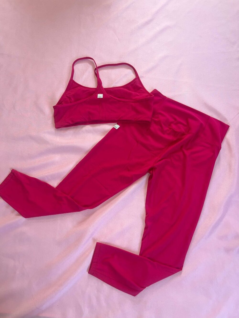 Vuori Pink Yoga Set - Top and Bottoms - Picture 8 of 8